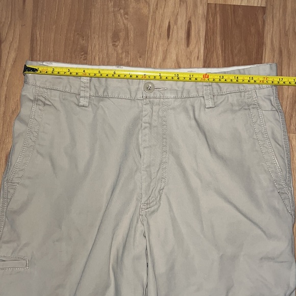 Dockers Khaki Flat Front Cargo Shorts - Picture 6 of 7